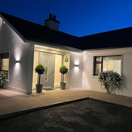 The Hillcrest, Luxury Accommodation In Castleblayney Town Eksteriør bilde