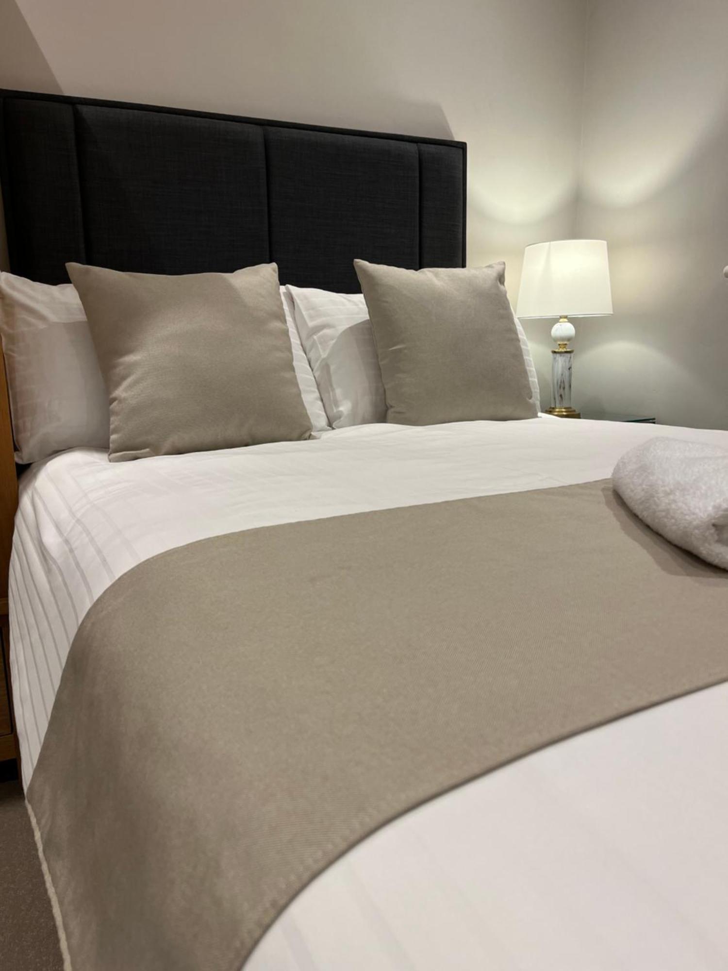 The Hillcrest, Luxury Accommodation In Castleblayney Town Eksteriør bilde